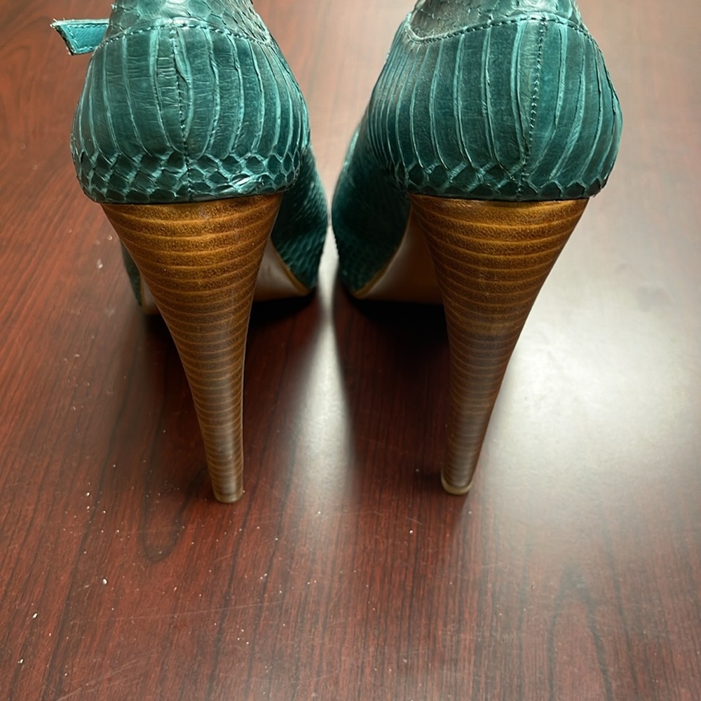 NWOT Leon Max 5.5" Heels Snakeskin Shoes - Picture 3 of 6